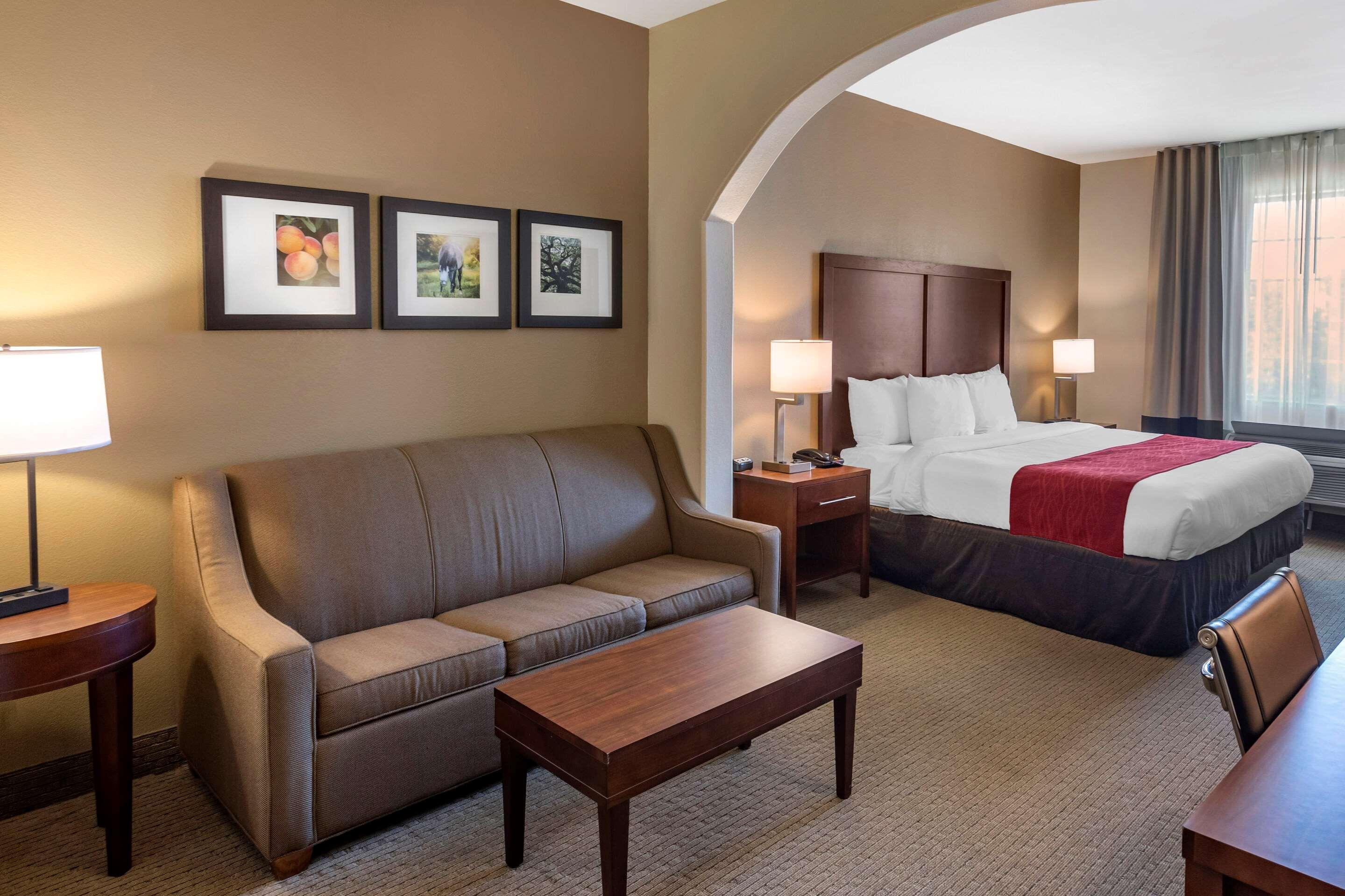 Comfort Inn & Suites Villa Rica Dış mekan fotoğraf