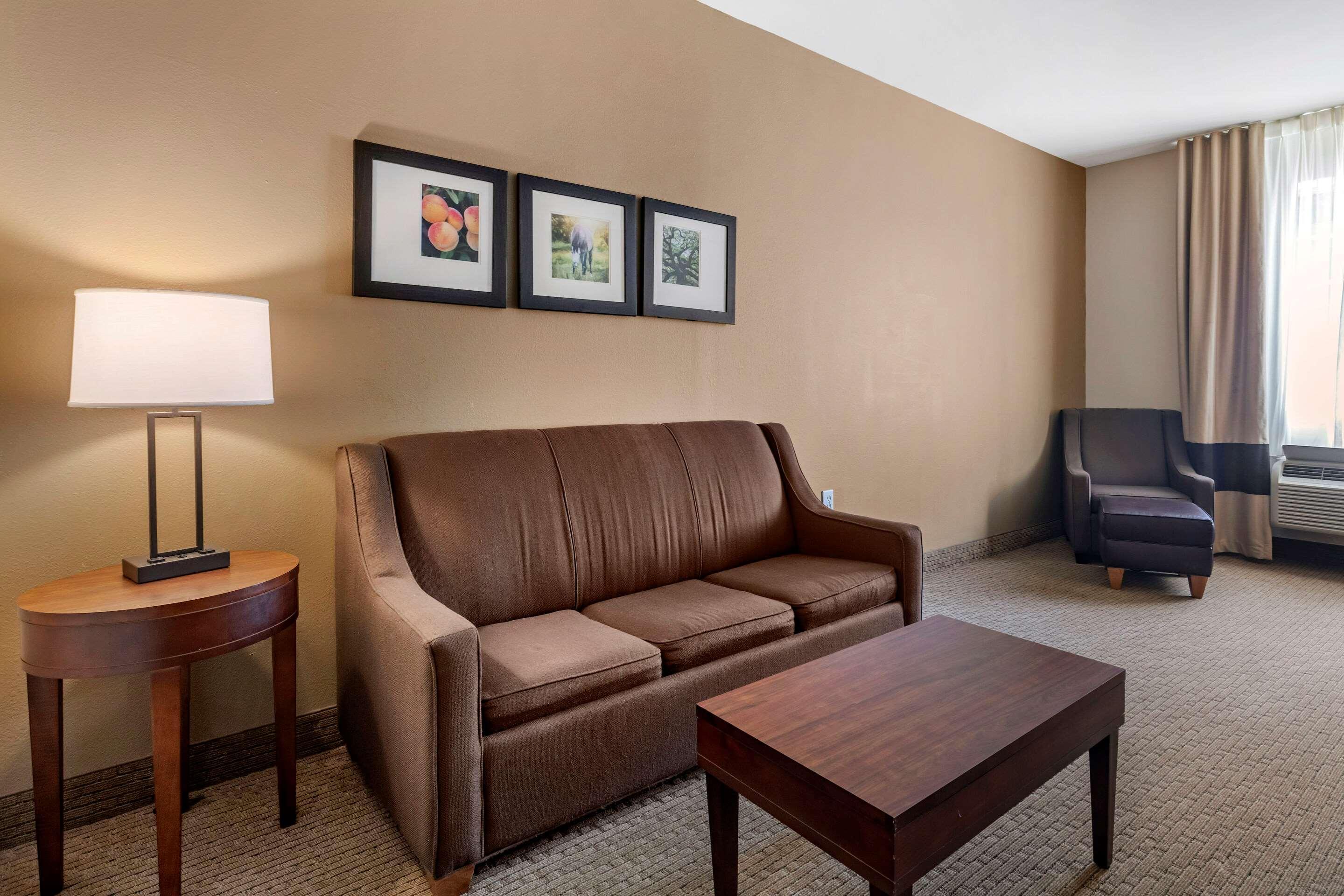 Comfort Inn & Suites Villa Rica Dış mekan fotoğraf