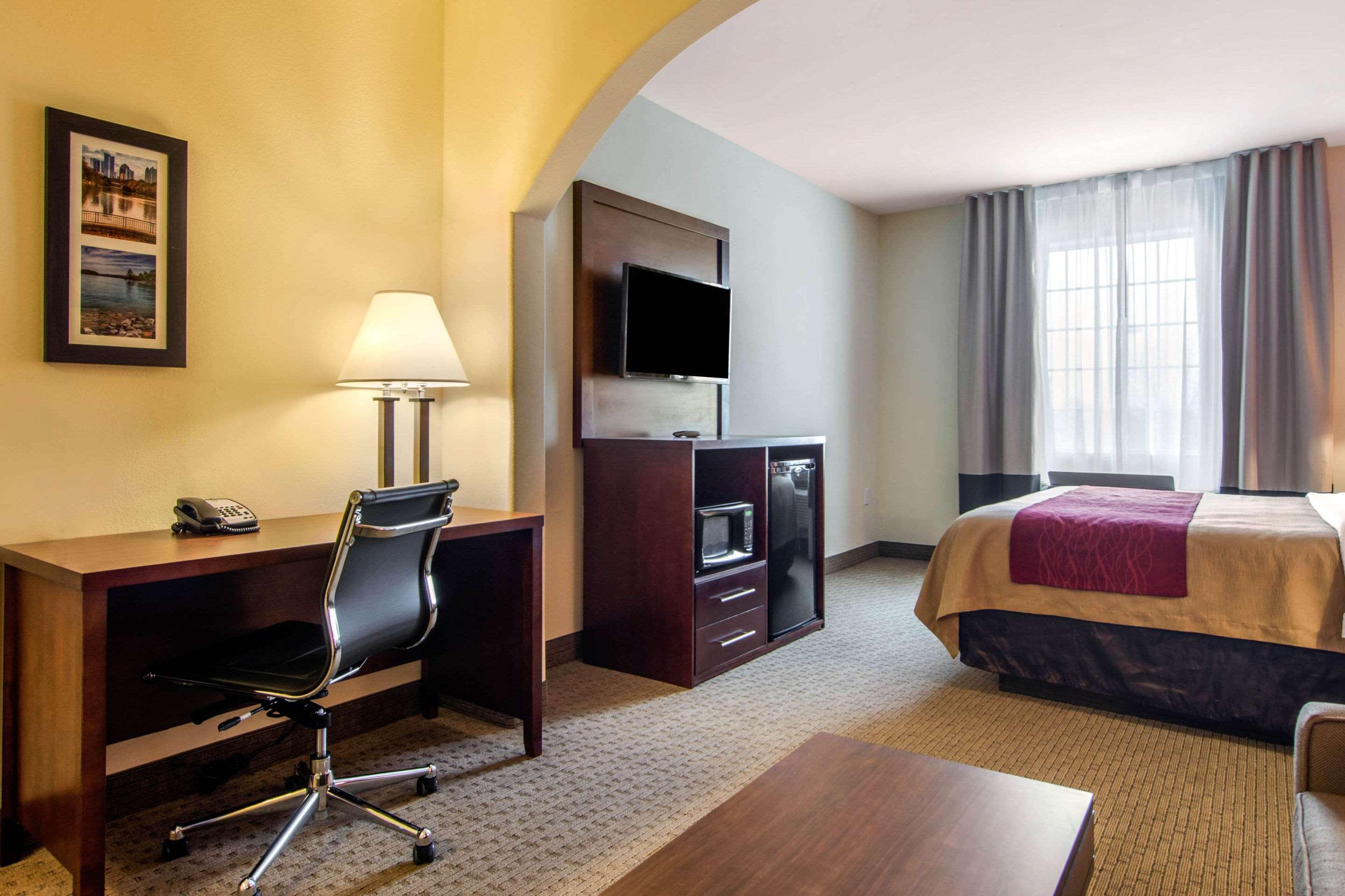 Comfort Inn & Suites Villa Rica Dış mekan fotoğraf